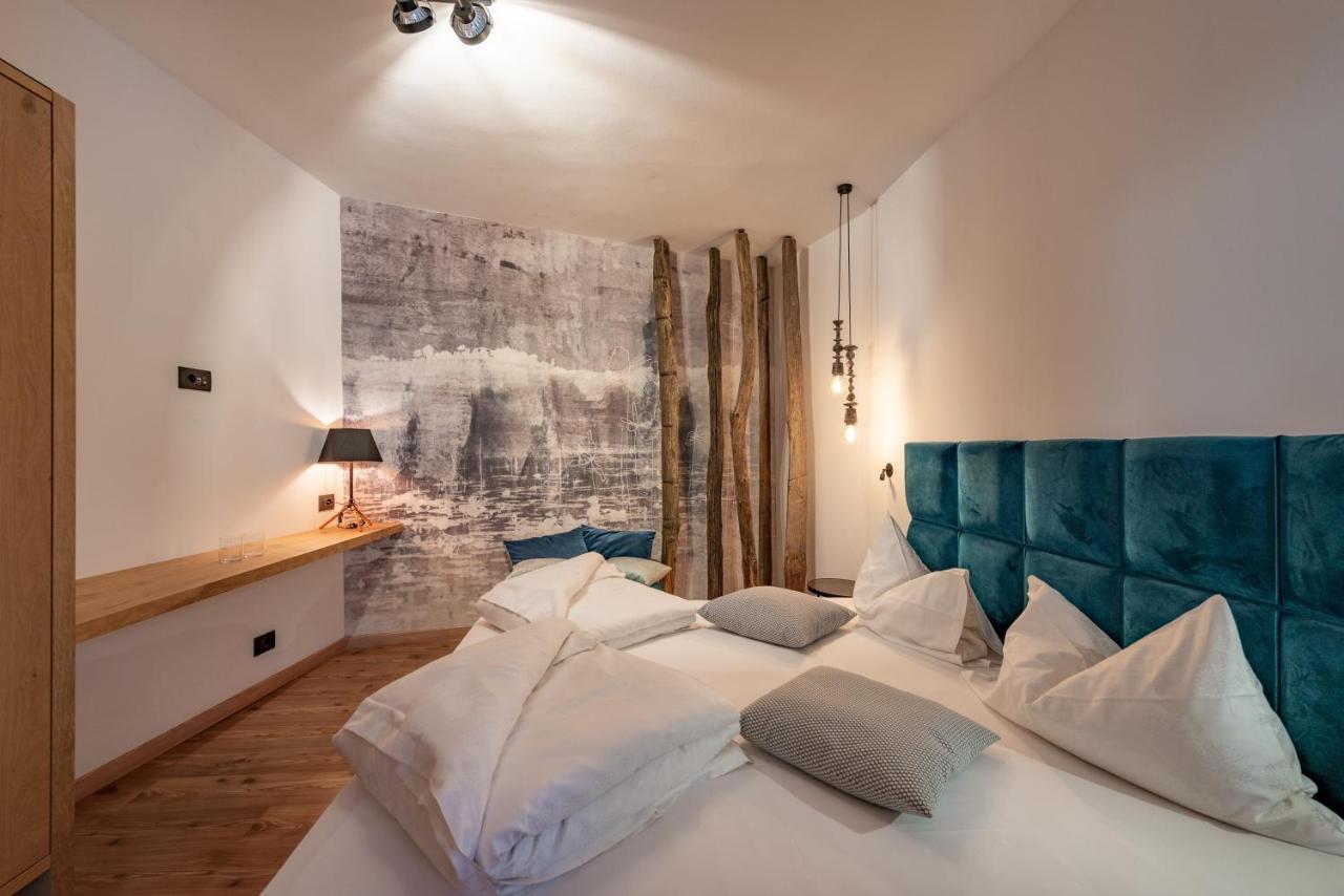 Hotel Goldene Traube Tramin an der Weinstraße Exteriör bild