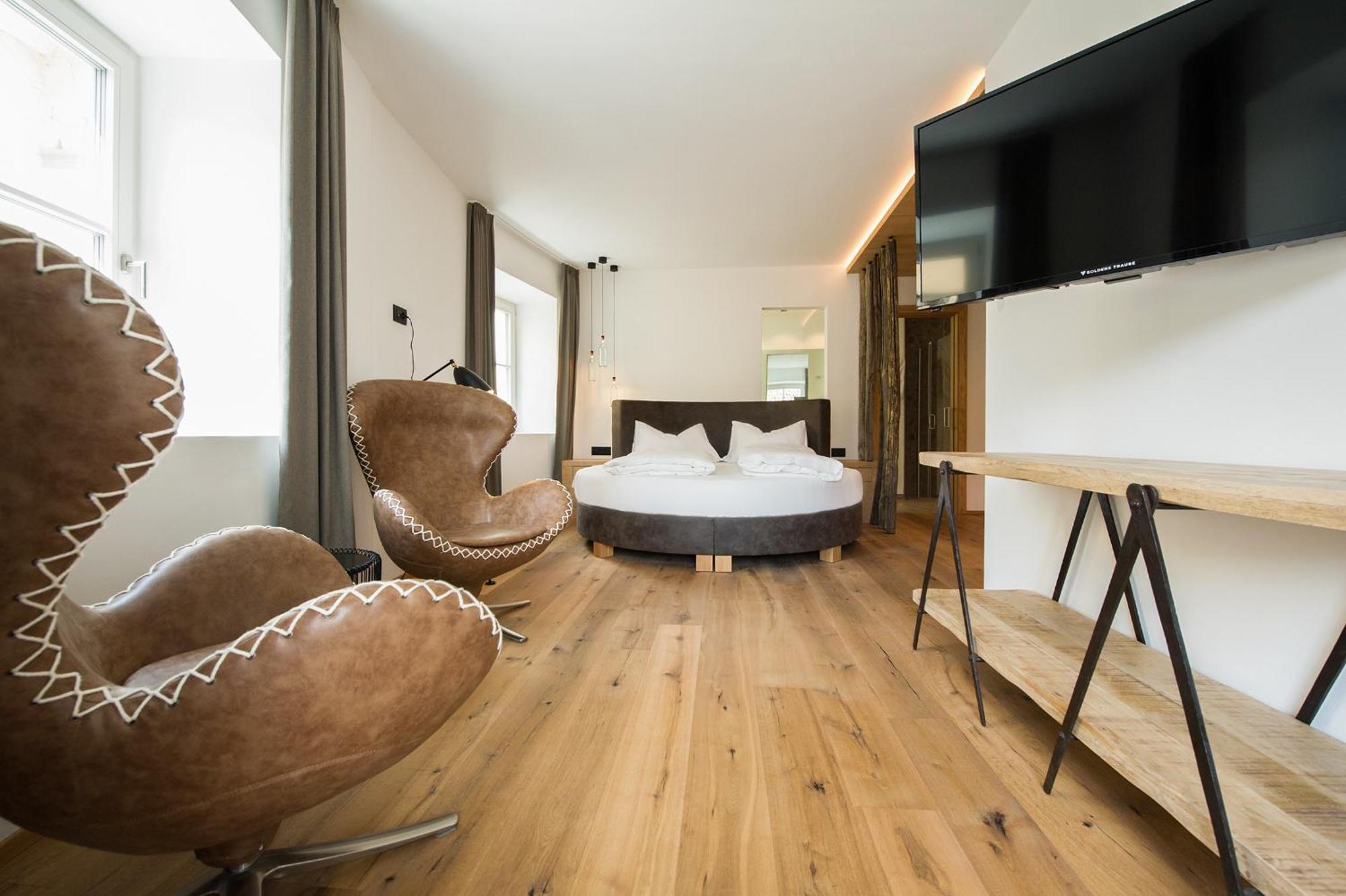 Hotel Goldene Traube Tramin an der Weinstraße Exteriör bild